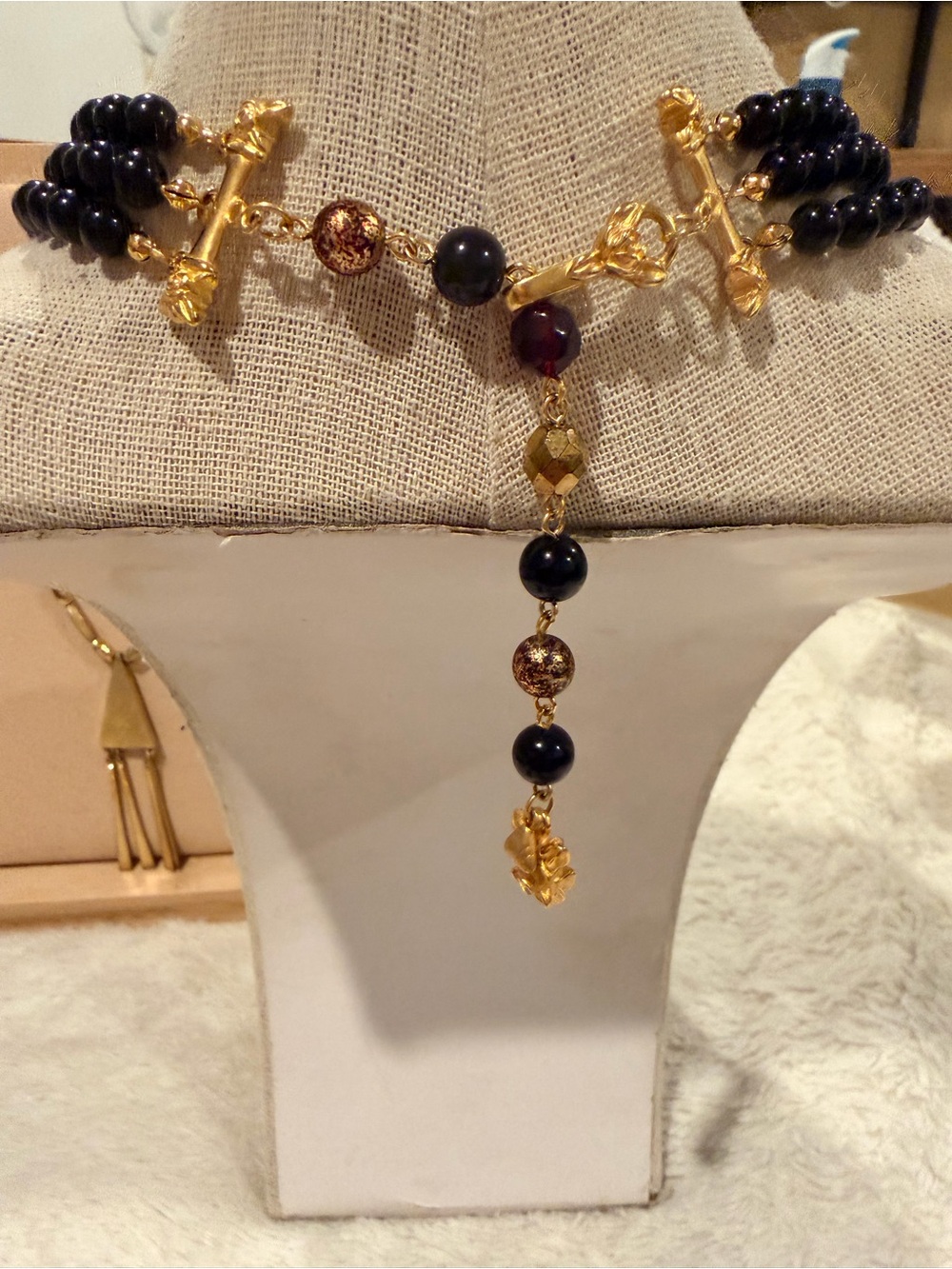 Elegant Vintage Ruby Red, black & Gold Beaded Statement Necklace - Picture 9 of 15